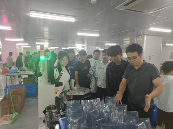 7851fea72781982e0d64b421e005f25